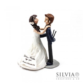 Cake topper sposi esempio posa uno