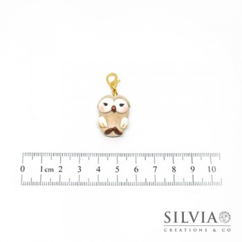 Charm gufo beige e bianco con moschettone