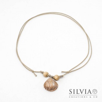 Collana cordino cerato con conchiglia beige