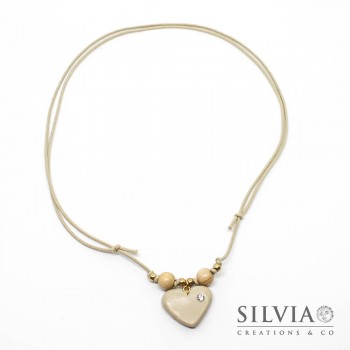 Collana cordino cerato con cuore beige