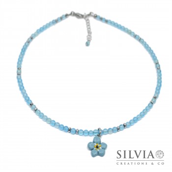 Collana girocollo donna con perle di agata azzurra da 4 mm e fiore non ti scordar di me