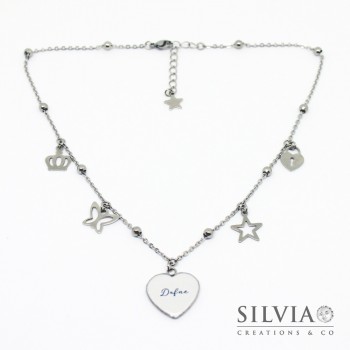 Collana girocollo con ciondolo personalizzato a forma di cuore con nome e charms