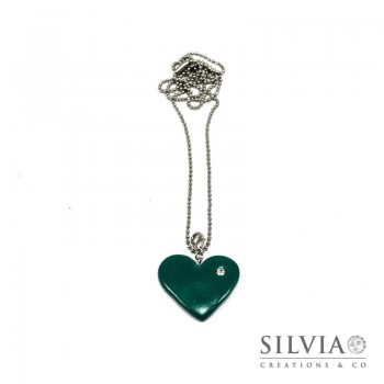 Collana lunga con cuore verde smeraldo e strass