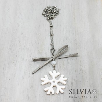 Collana lunga con catena acciaio e fiocco di neve bianco